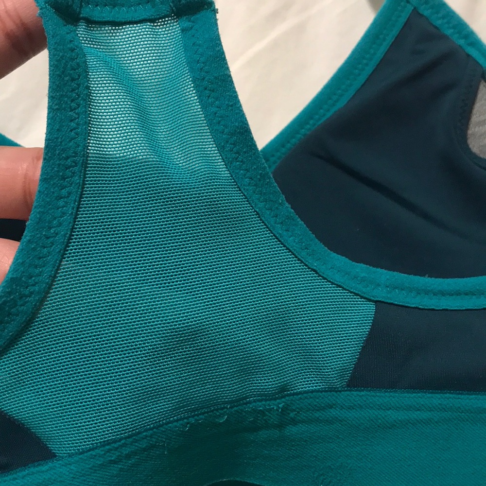 Nike Dri-fit Sports Bra - Picture 3 of 3